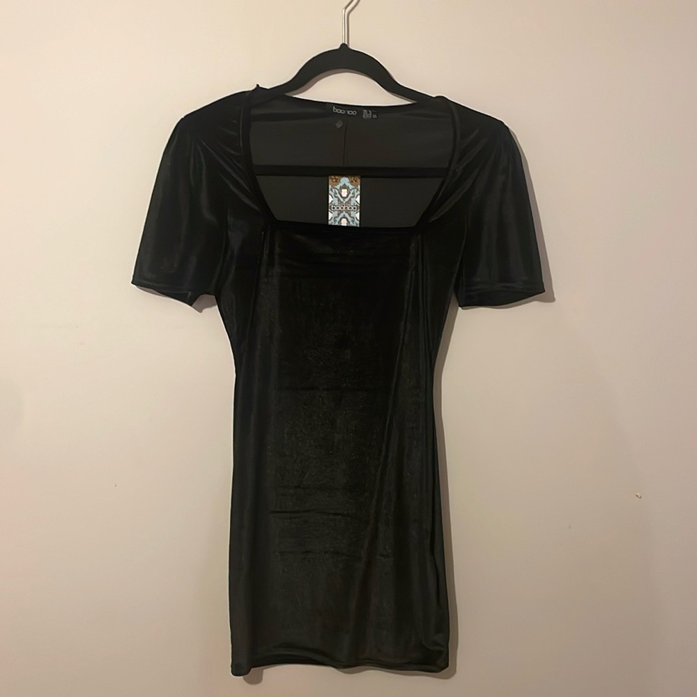 Boohoo velvet puff sleeve bodycon dress